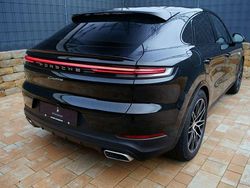 Schwarz Gebraucht 2024 Porsche Cayenne E-Hybrid Coupe Coupé | 98.890 € (Fairer Preis)