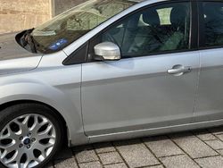 Silber Gebraucht 2009 Ford Focus Limousine | 2.000 € (Guter Preis)