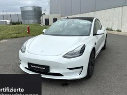 Weiß Gebraucht 2021 Tesla Model 3 Long Range Limousine | 29.600 € (Teuer)