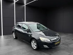 Schwarz Gebraucht 2012 Opel Astra Design Edition Limousine | 5.499 € (Fairer Preis)