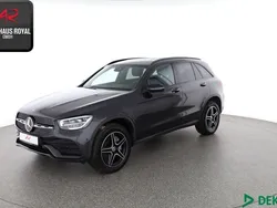Grau Gebraucht 2022 Mercedes GLC300e AMG SUV | 43.620 € (Fairer Preis)