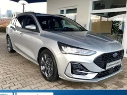 Silber Gebraucht 2023 Ford Focus ST-Line Kombi | 23.990 € (Guter Preis)