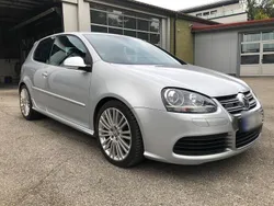 Silber Gebraucht 2006 VW Golf V R Limousine | 15.000 €