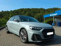 Grau Gebraucht 2023 Audi A1 S-Line Kleinwagen | 31.000 € (Etwas zu teuer)