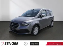 Grau Gebraucht 2023 Mercedes T180 Progressive Van / Kleinbus | 27.850 € (Fairer Preis)