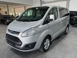 Polarsilber metallic Gebraucht 2017 Ford Tourneo Custom Titanium Van / Kleinbus | 23.700 € (Superpreis)