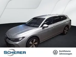 Oyster silver metallic (metallic) Gebraucht 2024 VW Passat Business Kombi | 30.600 € (Guter Preis)
