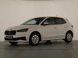 Weiß Gebraucht 2023 Skoda Fabia Active Kleinwagen | 13.889 € (Guter Preis)