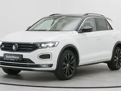 Pure white/schwarz Gebraucht 2021 VW T-Roc R-line SUV | 29.830 € (Fairer Preis)