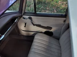 Beige Gebraucht 1966 Mercedes 200 Limousine | 24.000 €
