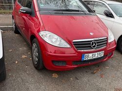 Rot Gebraucht 2005 Mercedes A150 Classic Van / Kleinbus | 2.200 € (Fairer Preis)