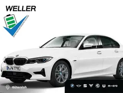 Weiss Gebraucht 2021 BMW 330e Sport Line Limousine | 30.490 € (Fairer Preis)