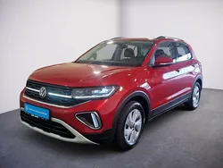 Kings red metallic (metallic) Gebraucht 2024 VW T-Cross Life SUV | 22.279 € (Fairer Preis)