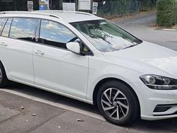 Weiß Gebraucht 2018 VW Golf VII Sound Kombi | 11.200 € (Superpreis)