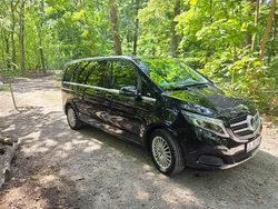 Schwarz Gebraucht 2018 Mercedes V220 Avantgarde Edition Van / Kleinbus | 33.000 € (Superpreis)