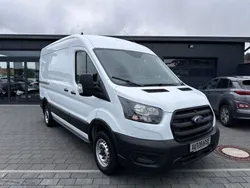 Weiß Gebraucht 2020 Ford Transit Trend Van / Kleinbus | 12.999 €