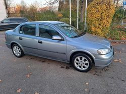 Grau Gebraucht 2008 Opel Astra Classic S Limousine | 2.250 €