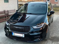 Schwarz Gebraucht 2021 Chrysler Pacifica SUV | 26.450 € (Fairer Preis)