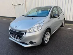 Grau Gebraucht 2014 Peugeot 208 Access Kleinwagen | 5.990 € (Etwas zu teuer)