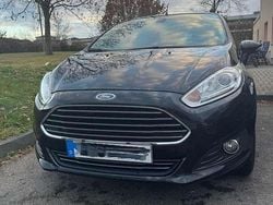 Schwarz Gebraucht 2015 Ford Fiesta Limousine | 5.000 € (Fairer Preis)