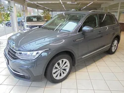 Grau Gebraucht 2022 VW Tiguan SUV | 34.790 € (Fairer Preis)
