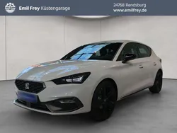 Weiß Neu 2025 Seat Leon Black Edition Limousine | 35.980 € (Teuer)