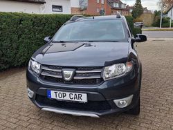 Grau Gebraucht 2017 Dacia Sandero Prestige Van / Kleinbus | 7.999 € (Fairer Preis)