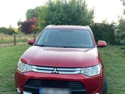 Rot Gebraucht 2015 Mitsubishi Outlander Classic Collection Plus SUV | 9.800 € (Fairer Preis)