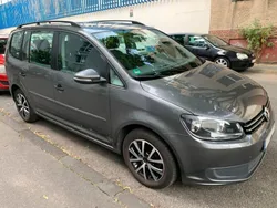 Grau Gebraucht 2012 VW Touran Trendline Van / Kleinbus | 8.500 € (Teuer)