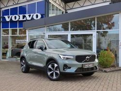 Grün Gebraucht 2023 Volvo XC40 Plus SUV | 37.990 € (Fairer Preis)