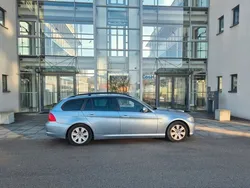 Blau Gebraucht 2009 BMW 320 Comfort Edition Kombi | 4.900 € (Guter Preis)