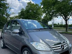 Grau Gebraucht 2010 Mercedes A180 Avantgarde Limousine | 3.150 € (Fairer Preis)