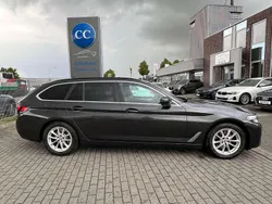 Sophistograu (metallic) Gebraucht 2023 BMW 520 Kombi | 37.999 € (Guter Preis)
