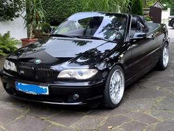 Schwarz Gebraucht 2004 BMW 320 Cabriolet Cabrio | 15.000 €