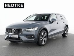 Grau Gebraucht 2024 Volvo V60 CC Plus Kombi | 38.550 € (Superpreis)