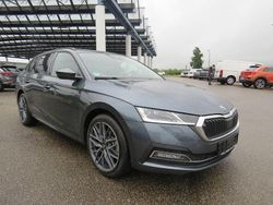 Grau Gebraucht 2022 Skoda Octavia Style Kombi | 22.900 € (Fairer Preis)