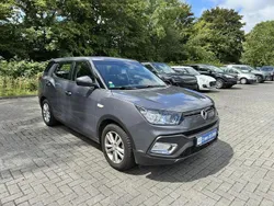 Grau Gebraucht 2016 Ssangyong XLV Quartz SUV | 13.860 € (Teuer)
