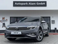 Grau Gebraucht 2023 VW Passat Alltrack Kombi | 30.999 € (Fairer Preis)