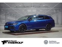 Reef blue metallic Gebraucht 2024 VW Passat R-line Kombi | 39.680 €
