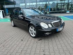 Schwarz Gebraucht 2008 Mercedes E220 Limousine | 3.000 € (Guter Preis)