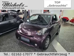 Violett Gebraucht 2009 Toyota iQ Kleinwagen | 10.990 €