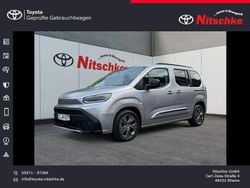 Grau Gebraucht 2024 Toyota Verso Lounge Van / Kleinbus | 37.690 €