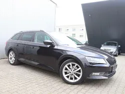 Schwarz Gebraucht 2016 Skoda Superb Business Line Kombi | 9.902 € (Guter Preis)