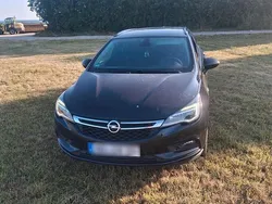 Blau Gebraucht 2018 Opel Astra Kombi | 7.500 € (Teuer)