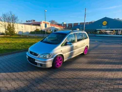 Silber Gebraucht 2002 Opel Zafira OPC Van / Kleinbus | 1.900 €