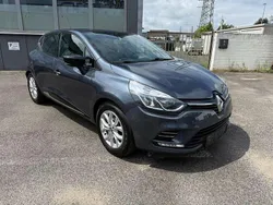 Grau Gebraucht 2020 Renault Clio V Collection Kleinwagen | 10.950 € (Fairer Preis)
