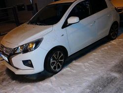 Weiß Gebraucht 2021 Mitsubishi Space Star Limousine | 9.500 €