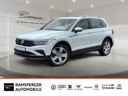 Weiß (pure white) Gebraucht 2023 VW Tiguan Life SUV | 24.390 € (Fairer Preis)