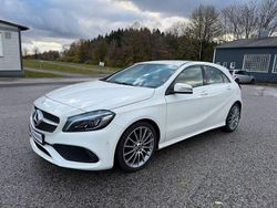 Weiß Gebraucht 2019 Mercedes A180 AMG line Limousine | 16.900 €