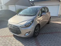 Braun Gebraucht 2017 Hyundai ix20 Trend Van / Kleinbus | 5.999 € (Superpreis)